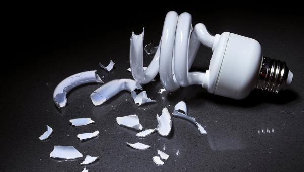 Researchers extract rare earths from old lamps.